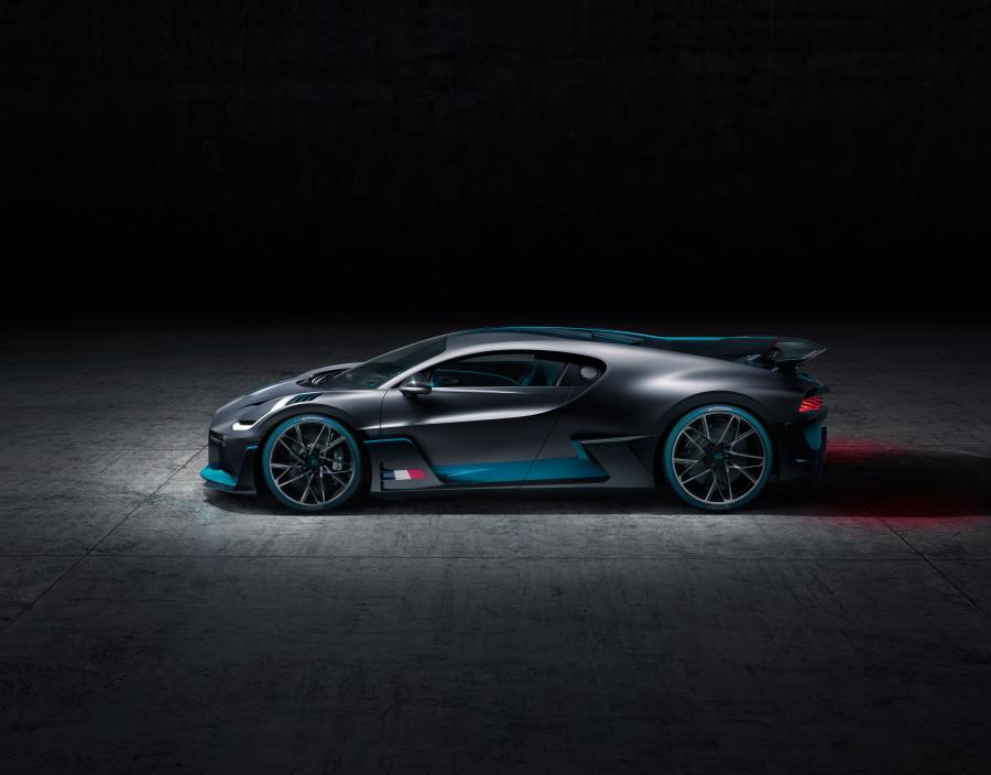  Bugatti Divo 2018 года  (фото 5 из 46)